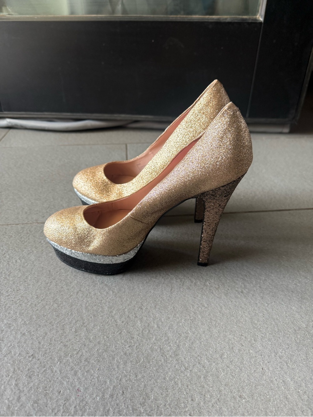 Betsey Johnson Seann Gold Ombre Glitter Double Platform Pumps Heels Size 9